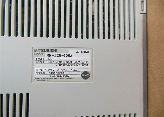 Servomotore trifase dell'amplificatore MR-J2S-100A di CA 1KW di MITSUBISHI il servo guida NUOVO