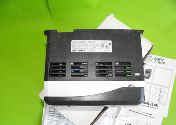 CA 3PH 3.8A dell'azionamento 380-480V dell'invertitore di comandante SK 1.5kW di tecniche di controllo di Nidec SKB3400150