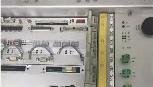 La CC del modulo di potere dello SpA di SIEMENS 6DD1683-0CC0 5V/25A 24V HA INTRODOTTO il fan estrae l'unità per lo scaffale