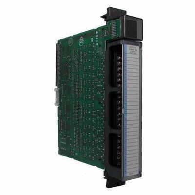 GE IC697MDL753 è una CC di 5/48 di volt, modulo di uscita di logica negativa 32-Point di 0,5 amp