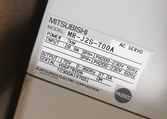 Amplificatore industriale di Mitsubishi MR-J2S-700A MELSERVO MR-J2 del driver del servomotore di CA di 7KW 220V