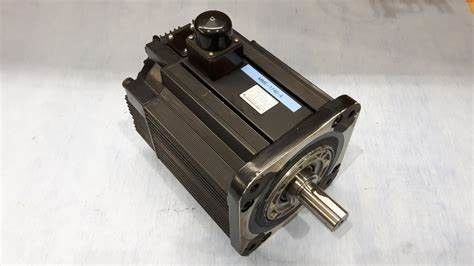 SIGMA S-AXIS 38.1A InsF 1500r/min 200VAC 4400W di CA del SERVOMOTORE di SGMRS-44A2A-YR21 Yaskawa