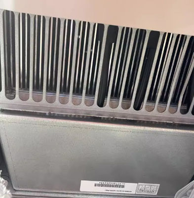 ABB ACS800-04M-0610-7+E208+E210+P901 560kW 560A 205 kg Convertitore di frequenza 3 fasi