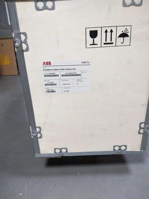 ABB ACS800-04-0260-2 200kW 445A Convertitore di frequenza Moduli a azionamento singolo 205 kg