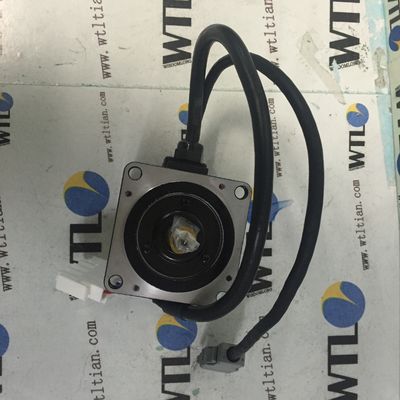 SGM-02UW14E Yaskawa 17bit Absolute encoder SERVO MOTOR 100W 0.89A Nuovo in scatola