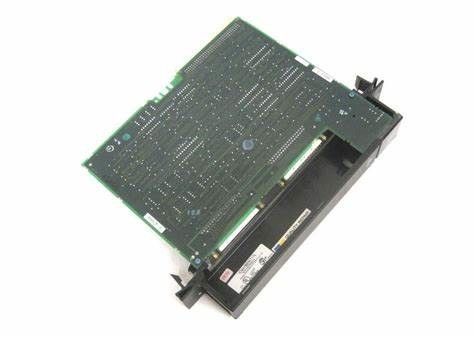 GE IC697BEM711 0,8 Amperi E il modulo richiede anche 5 volt di tensione di ingresso DC