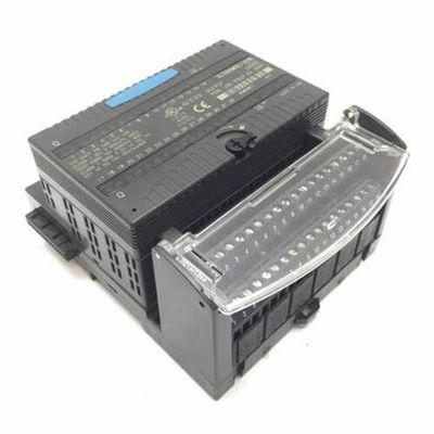 GE IC200MDL742 Modulo di uscita di logica positiva Versamax a corrente continua a 24 volt che ha 16 uscite discrete in 2 gruppi