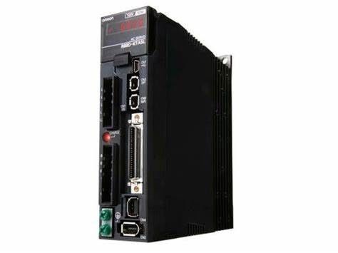 OMRON R88D-KT04L Servo AC 100 ~ 120VAC Fornitura 4.6A 120V Carico 400 W SERVO DRIVER