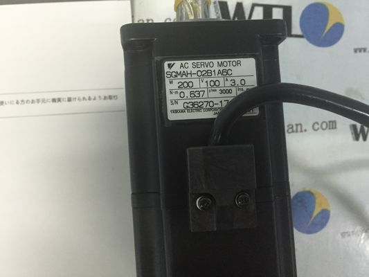 Yaskawa AC Industrial Servo Motor SGMAH-02B1A6C 200W 200V NUOVO