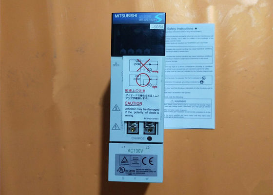 NUOVO MITSUBISHI AC SERVO DRIVER MR-J2S-10CP1-S084 100W 200V Amplificatore industriale Nuovo
