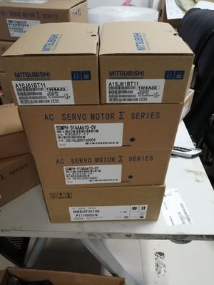 100 Watt 200V Servomotori piccoli e potenti Yaskawa SGMPH-01A1A-YR21 Lunga durata