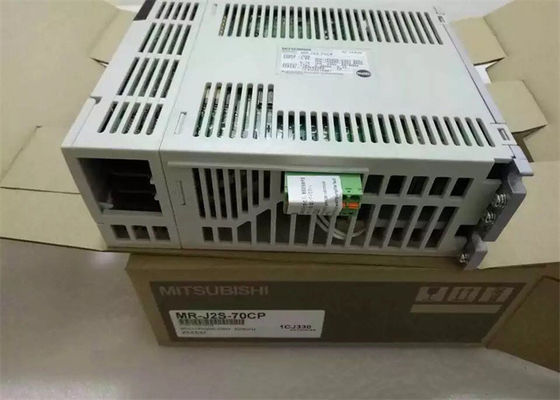 NUOVO Mitsubishi 750W Industrial AC Servo Motor Drive MR-J2S-70CP Trifase Amplificatore