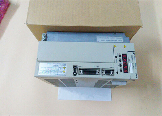 Nuovo SGDH-30AE Yaskawa Sigma II Servoamplificatore originale 0,5 KW