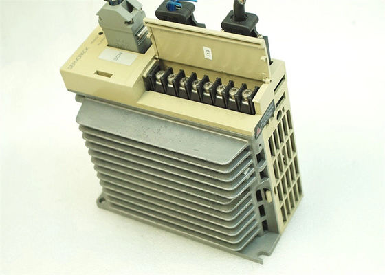 Yaskawa SGD-04AN 100V AC Servo Drives Nuovo in scatola originale