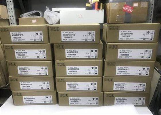 PANASONIC INDUSTRIAL AUTOMATION MSMD021P1S SERVO, A4, 200W 2500P/R INCREMENTALE ENCODER, motore a 100V, chiave e azionatore
