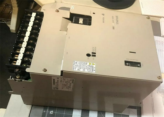 Yaskawa Sgdb serie 32a 3 fase Sgdb-60dv Nuovo servo amplificatore