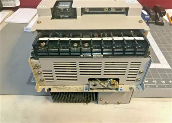 Yaskawa Sgdb serie 32a 3 fase Sgdb-60dv Nuovo servo amplificatore