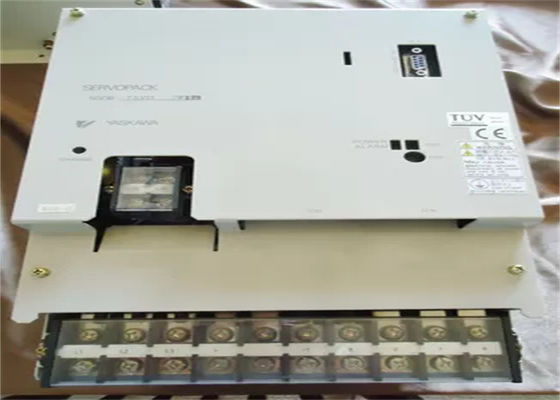 Servoamplificatore 230V Yaskawa SGDB-75AD AC Nuovo in scatola originale