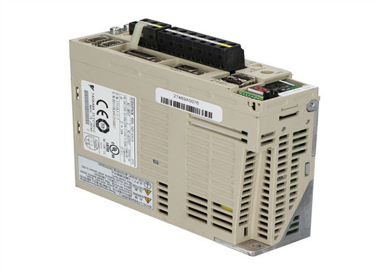 Yaskawa SGDS-02A12A Servo amplificatore 200-230V 2.4A 200W Nuovo