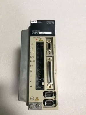 Yaskawa SGDS-04A02A Nuovo servo amplificatore AC 200-230V 4.7A 400W