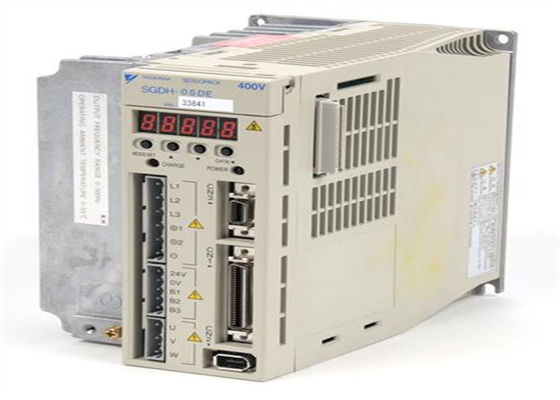 Yaskawa SGDH-05DE Nuovo Servo Amplificatore 400V 0.5kw Nuovo In Originale