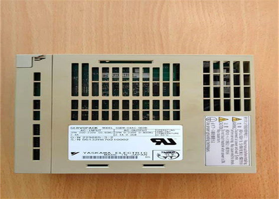 Yaskawa SGDM-04AC-SD2B AC Servo Amplificatore Nuovo In Originale 230V