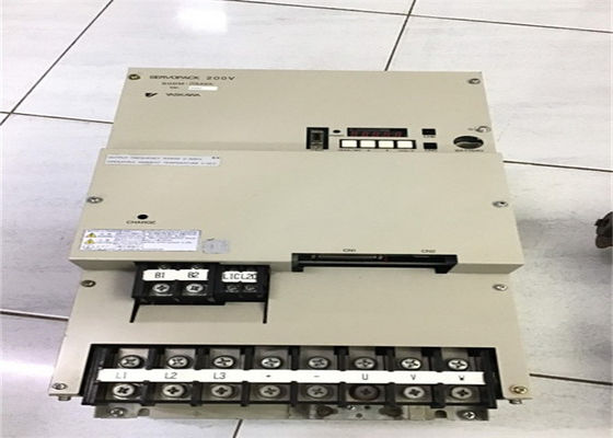 Yaskawa SGDM-1AADA-A AC Servo Drives Nuovo in scatola originale