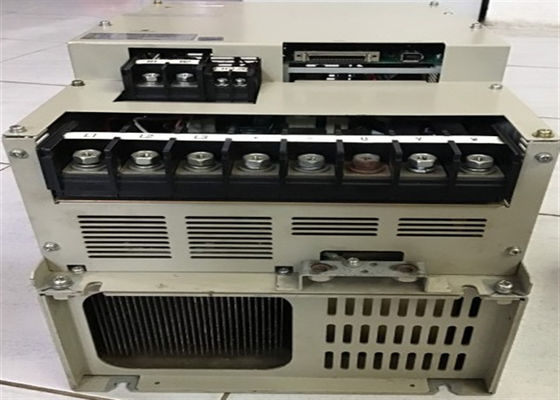 Yaskawa SGDM-1AADA-A AC Servo Drives Nuovo in scatola originale