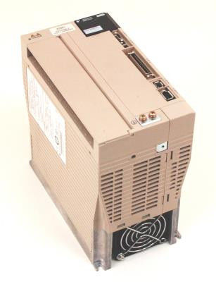 Servo amplificatore Yaskawa SGDV-180A01A Nuovo 2kw in originale