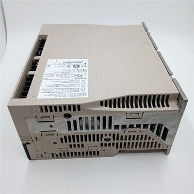 Servo amplificatore Yaskawa SGDV-180A01A Nuovo 2kw in originale