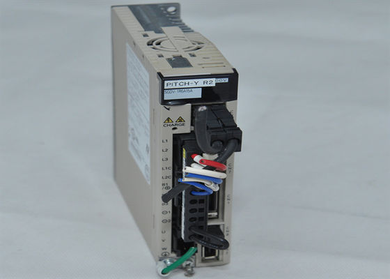 Yaskawa SGDV-1R6A15A AC Servo Amplificatore 200W Nuovo in scatola