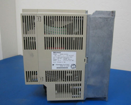 Yaskawa SGDB-30ADG-P Drive-AC Servo è supportato per la riparazione 200V 3PHASE 3KW DIGITAL