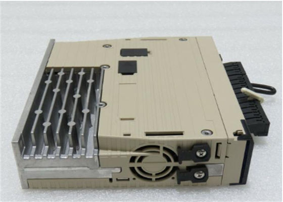 Yaskawa SGDV-R70F21A 230V AC Servo Amplificatore Nuovo in scatola