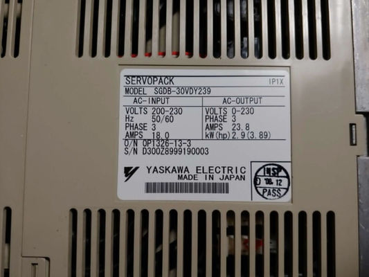 Yaskawa SGDB-30VN 18 AMP 3 PHASE 200-230 VAC 50/60HZ Servocamera CA