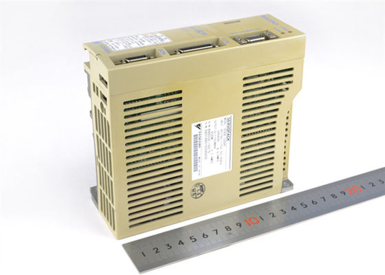 Yaskawa SGDE-02BP AC Servo Amplificatore Nuovo in scatola originale