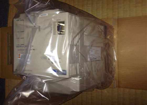Yaskawa SGDB-03ADB AC Servo Drives Nuovo in scatola originale