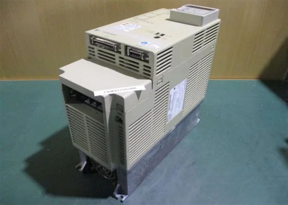 Yaskawa Servo Drives SGDB-03ADM Nuovo originale in scatola 0.3kw
