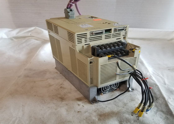Nuovo Yaskawa AC Servo Drive SGDB-20VN originale Nuovo in scatola