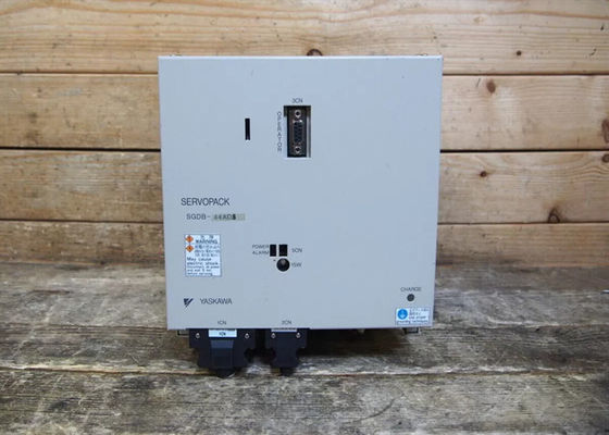 SGDB-44ADS Yaskawa Industrial Servo Drives Nuovo originale