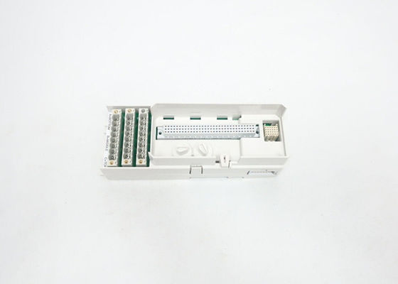 ABB 3BSE036714R1 TU813 Compatto MTU 250V Collegatori a scatto a strisce Modulo terminale