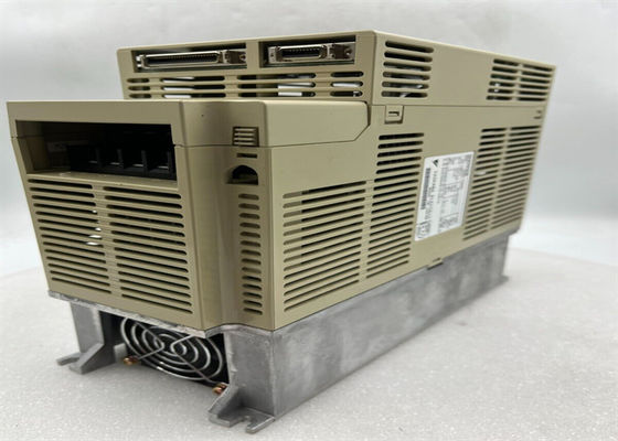 Yaskawa SGDB-10ADG Sigma Serie AC Servo Amplificatore Nuovo