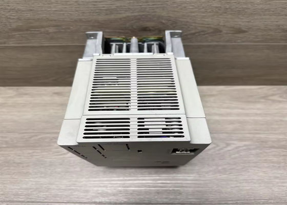 Yaskawa SGDB-10ADS 200V AC Servo Drives Nuovo e originale