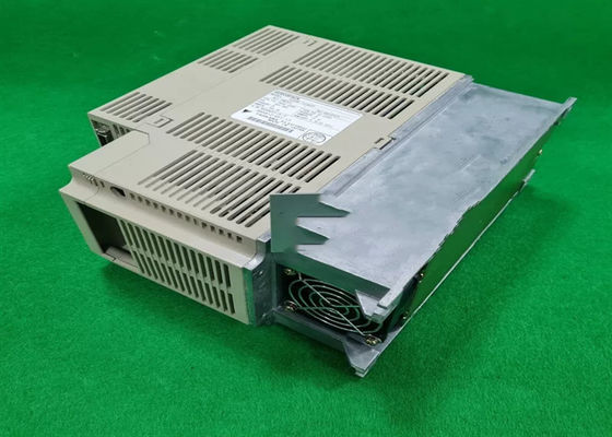 Yaskawa SGDB -15ADP Servo Drives serie Sigma Nuova scatola originale