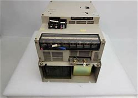 SGDB-1EADG Yaskawa Brand Servo Drives Nuovo in scatola originale 200V