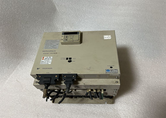 Yaskawa Industy Servo Drives SGDB-44ADM Nuovo e originale