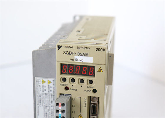Yaskawa Sigma Serie 2 SGDH-05AE Servo Drive Nuovo in scatola