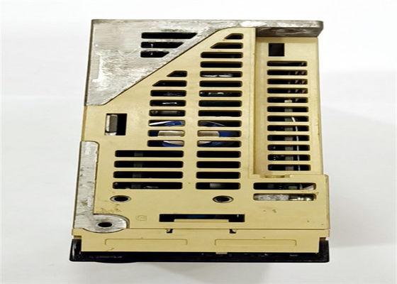 SGDS-02F12A Yaskawa Industrial Servo Drives Nuovo originale