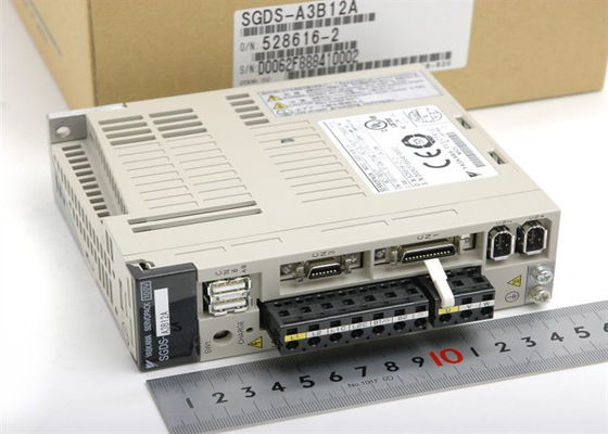 Yaskawa 0,03W Servo Drives SGDS-A3B12A Nuova scatola originale
