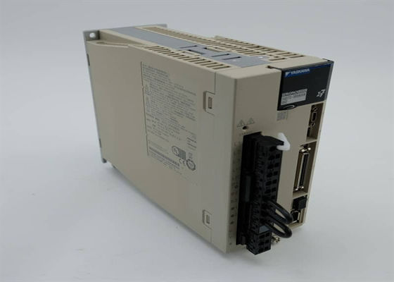 Yaskawa SGD7S-2R8A00A002 200V AC Servo Drive Nuovo in scatola