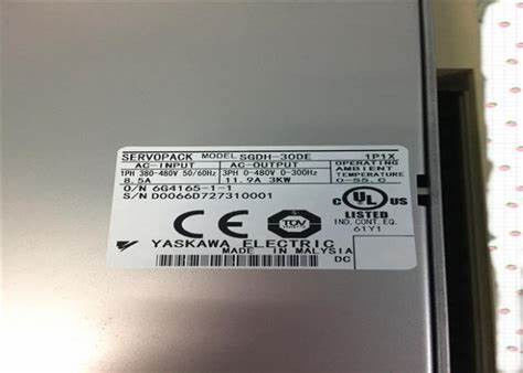 Yaskawa SGDH-30DE Industrial AC Servo Drives Nuovo originale 480V
